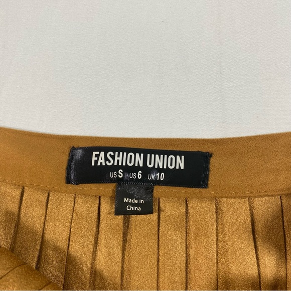 Fashion Union Pleated Suede Skirt Full Suede Faux pleated elastic waist skirt - Picture 2 of 10